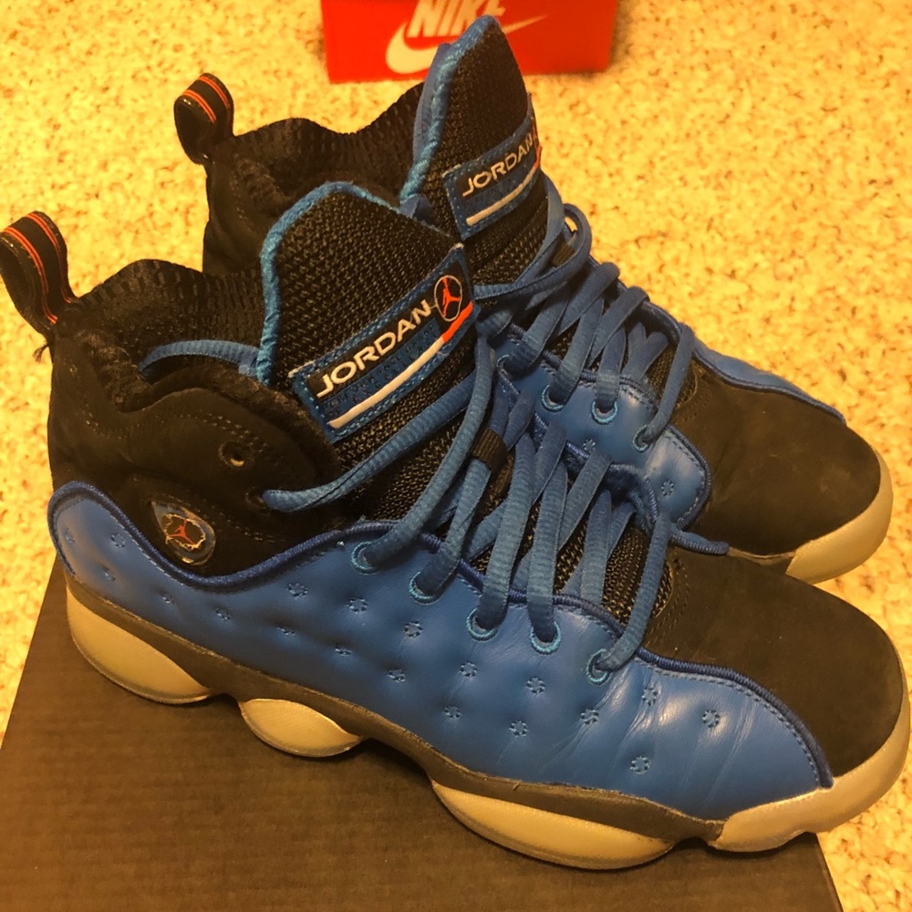 Boys Nike Jordan size 5Y